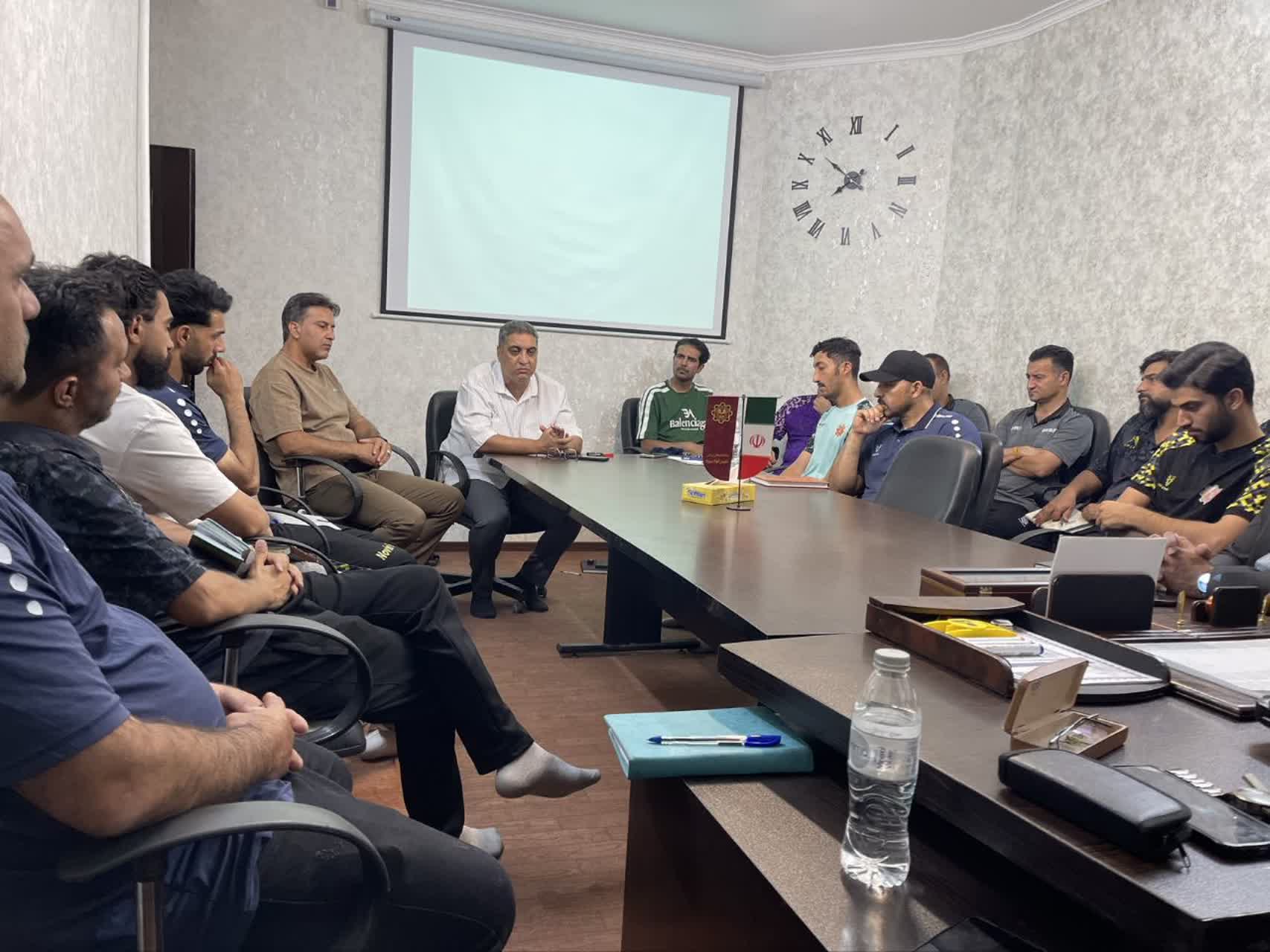گام بلند نوین فولاد یزد در مسیر توسعه علمی فوتبال پایه؛ برگزاری کارگاه دانش‌افزایی با تدریس مدرس AFC